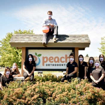 peach-team-sign